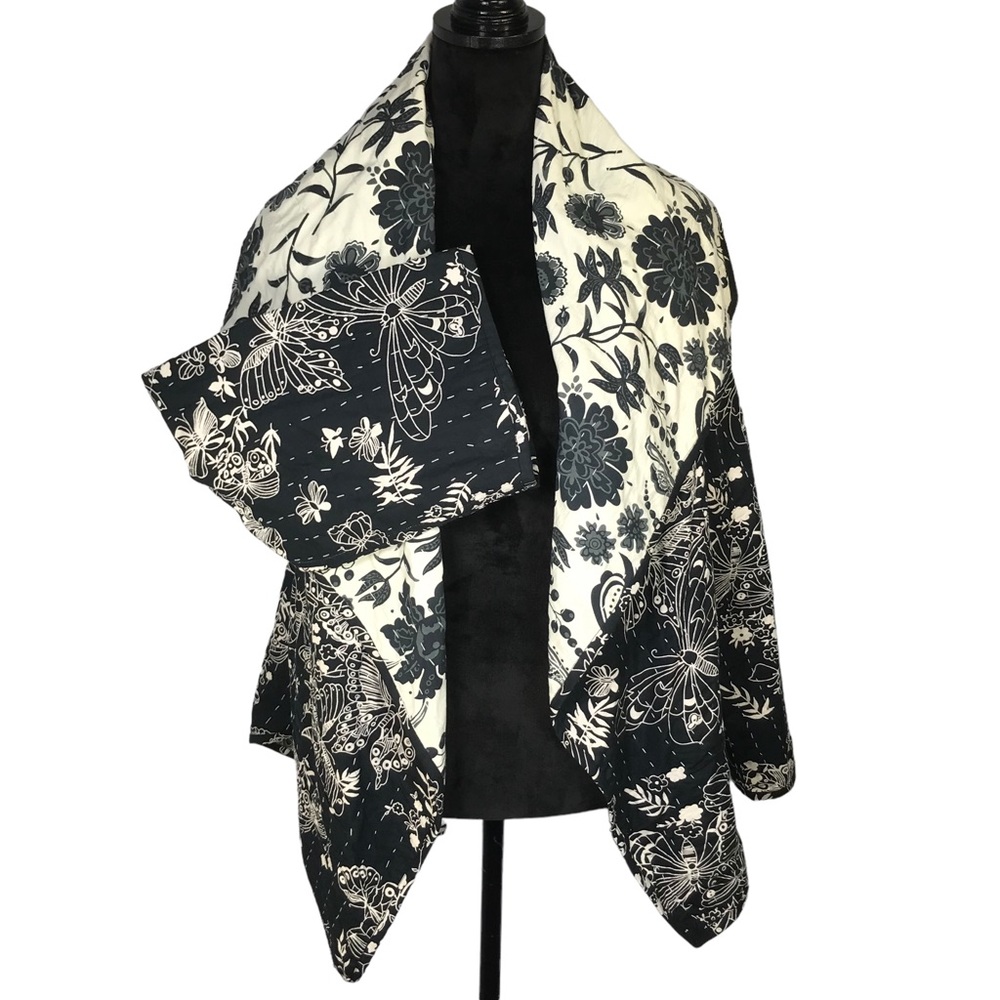 Reversible Cotton Floral Quilted Jacket Black White Shawl Collar High Low Kimono